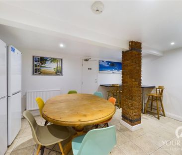 6 bedroom house to rent - Photo 1