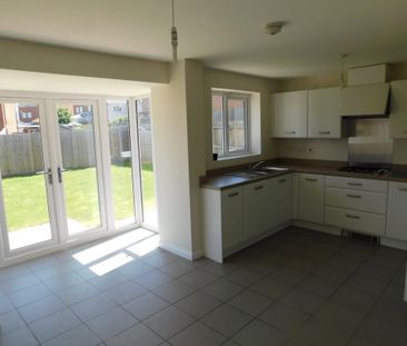 4 bedroom detached house to rent - Photo 1