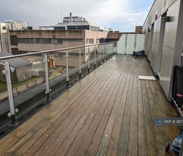 3 bedroom penthouse to rent - Photo 3