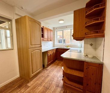 3 bedroom terraced house to rent - Photo 5