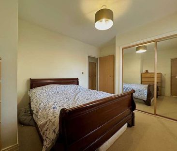 Benjamin Lane, Slough, Berks, SL3 - Photo 4