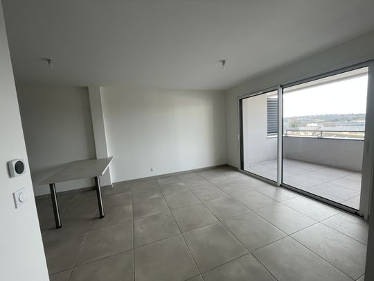 Location Appartement 2 pièces 45m² LUC LA PRIMAUBE 12450 - Photo 1