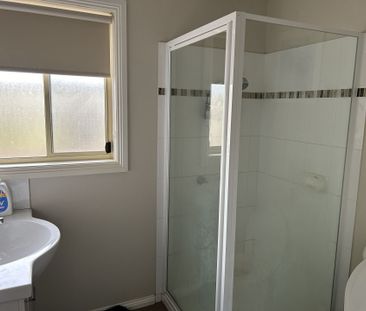 MODERN LIVING WITH LOW MAINTENANCE CONVENIENCE - Photo 2