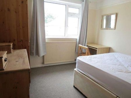 Bedroom Detached House In Winton, BH9 - Photo 5