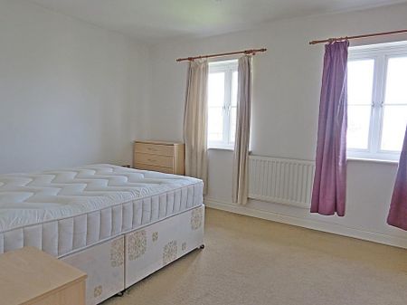 4 bedroom semi-detached house to rent - Photo 2