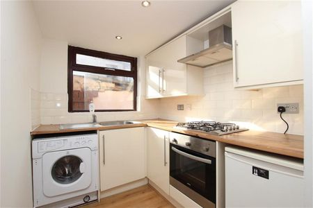 3 bedroom House To Let - Photo 5