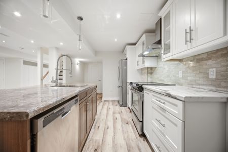 For Lease - 3277 Paul Henderson Drive, Mississauga, Ontario - Photo 5