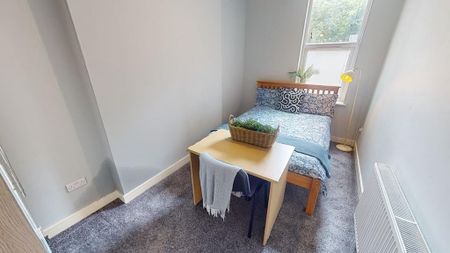 4 bedroom ground floor flat to rent - Photo 4