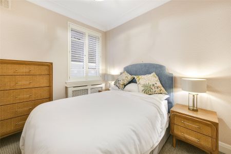 Burton Court, Franklins Row, London, SW3 ground floor flat to rent - Photo 3