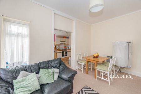 2 bedroom apartment to rent Queens Road, Portsmouth, PO2 - Photo 4