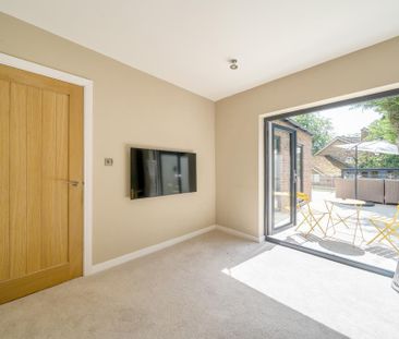 3 bedroom detached bungalow to rent - Photo 1