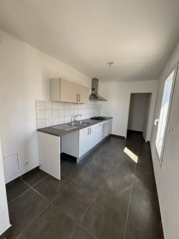 APPARTEMENT AVEC TERRASSE - Photo 4