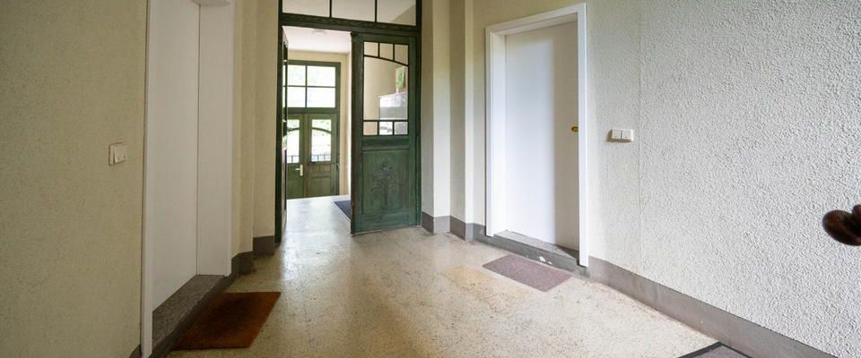 Helle 2-Zimmer-Wohnung in Chemnitz mit Einbauküche, Balkon, Badewanne, Abstellraum und Keller - Photo 1