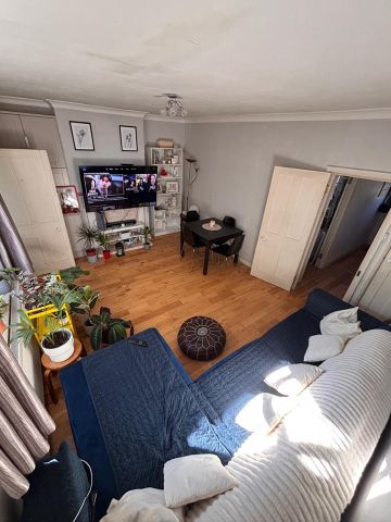 3 Bed Terraced House, Kenya Road, SE7 - Photo 2