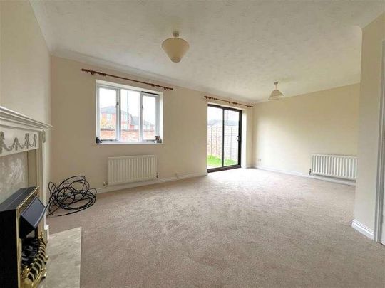 Silver Birch Grove, Leamington Spa, CV31 - Photo 1