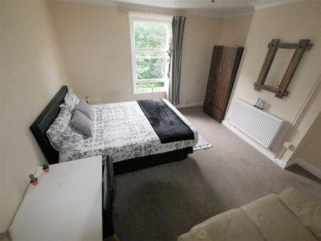 14 Carlton Road, Bournemouth - Photo 5