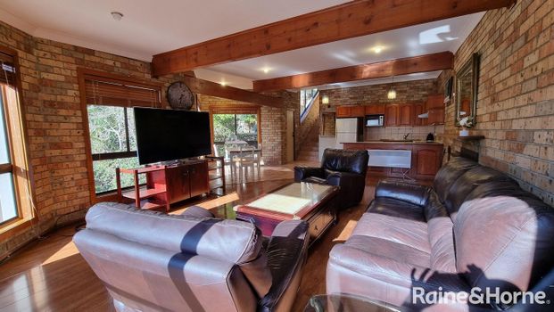 Specious, Recently Renovated and Furnished One-Bedroom Apartment in Killara (86 sqm) - Photo 1