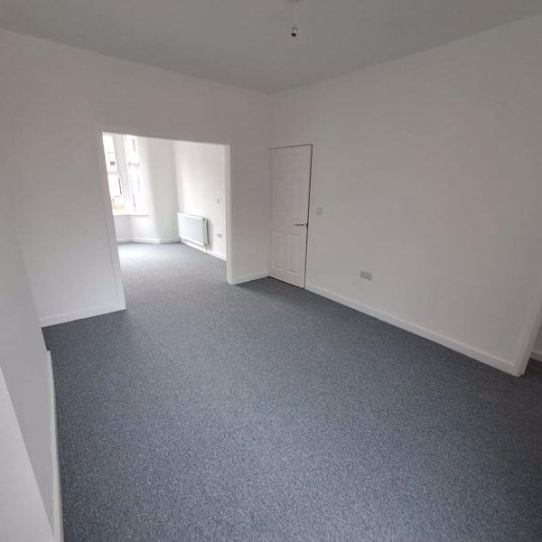 2 bedroom end of terrace house to rent - Photo 1