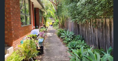 “Delightful one bedroom Home” - Photo 3