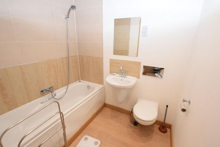 2 bedroom apartment to rent - Photo 2