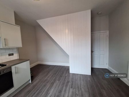 2 bedroom terraced house to rent - Photo 5