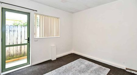 Modern, Tidy & Perfectly Positioned - Photo 3