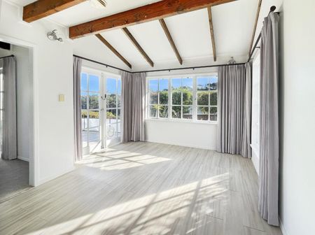 Spacious & Charming Character Home. - Photo 4