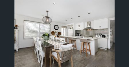 Modern Comfort Meets Convenience – Your Ideal Family Home Awaits - Photo 3