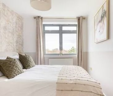 2 Bed Flat, Metro Building, E15 - Photo 5