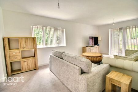 4 bedroom detached house to rent - Photo 3