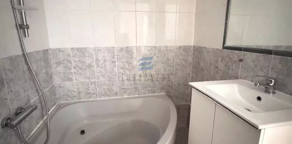 À louer – Grand studio de 33 m² avec stationnement à deux pas des plages - Photo 2