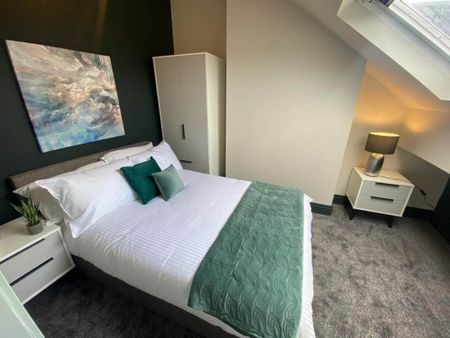 Beechwood Crescent (Room 5), Burley , Leeds - Photo 3