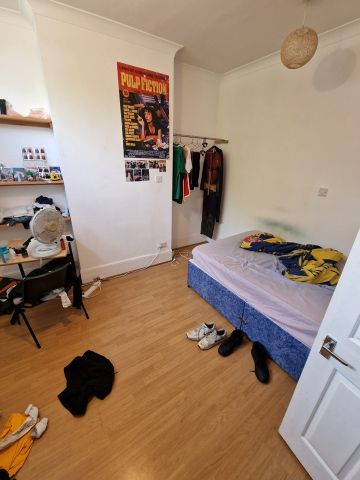 5 Bed Terraced House, Cobden Road, BN2 - Photo 3