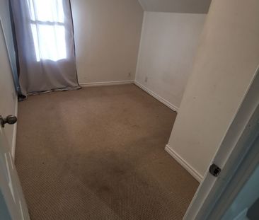 For Lease - 68 Duncan Street, Welland, Ontario - Photo 4