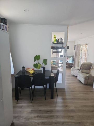 Weymouth - 3 Bedroom Home With Spacious Section - Photo 5