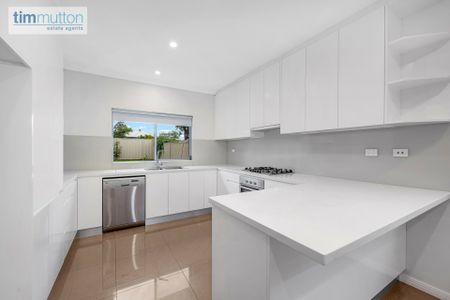 52 Doyle Rd, Revesby NSW 2212 - House For Rent | Domain - Photo 5