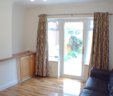 3 bedroom semi-detached house to rent - Photo 4