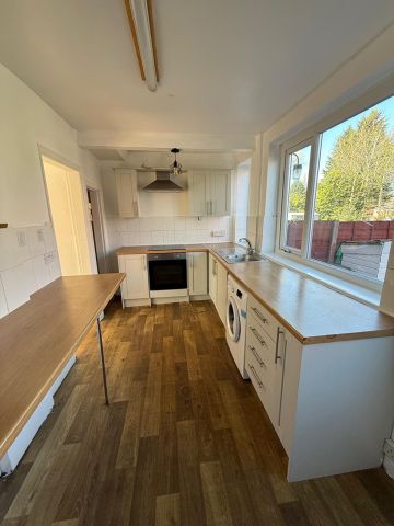 3 Bed Semi-Detached House, Kearsley Road, M8 - Photo 5