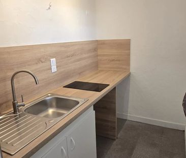 Location Appartement 1 pièce 22m² NICE 06100 - Photo 2