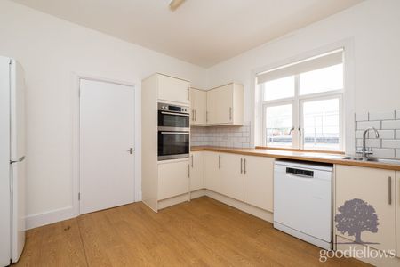 4 bedroom flat to rent, - Photo 4