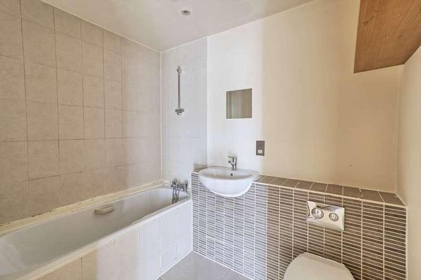 North Street, Romford, Rmj, RM1 - Photo 1