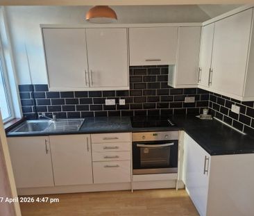 3 bedroom terraced house to rent - Photo 3