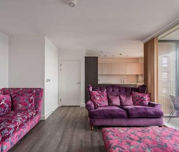 Honour Lea Avenue, Stratford, E20 - Photo 1