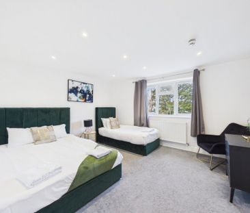 Desford Way, Ashford, Surrey,TW15 - Photo 3