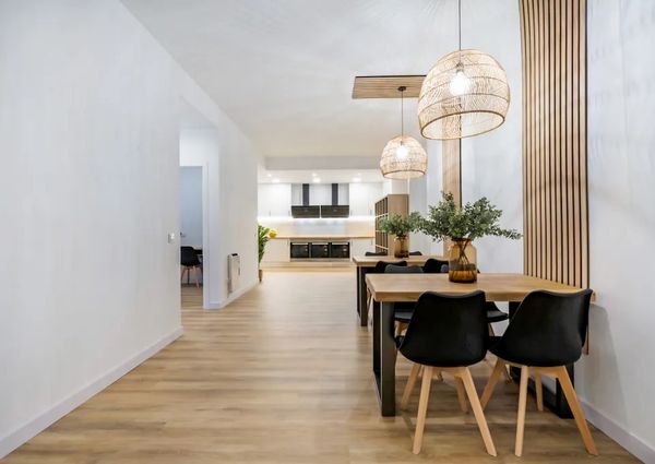 Ronda de Sant Pere, Barcelona, Catalonia 08010