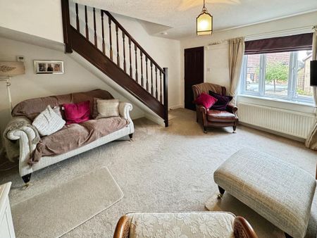 2 bedroom semi-detached house to rent - Photo 4