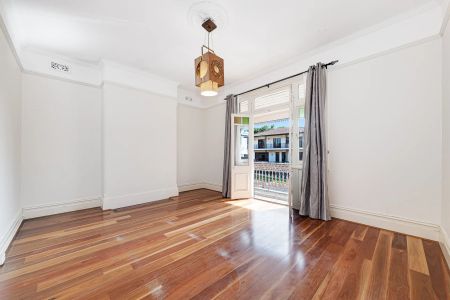 Gorgeous Three Bedroom Terrace with Sydney Harbour Views - Photo 4