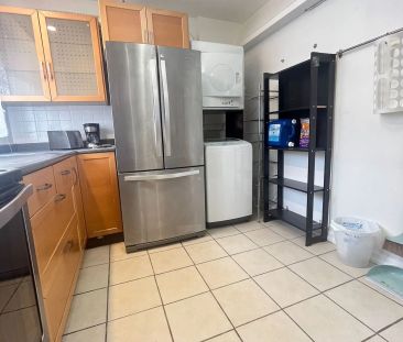 Detached Home For Lease | N9236747 - Photo 2