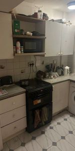 Room in a Shared House, Harrold House, NW3 - Photo 3