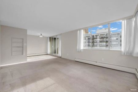 ED. TOWERS — 1 Bed 1 Bath B - EDT - Photo 2